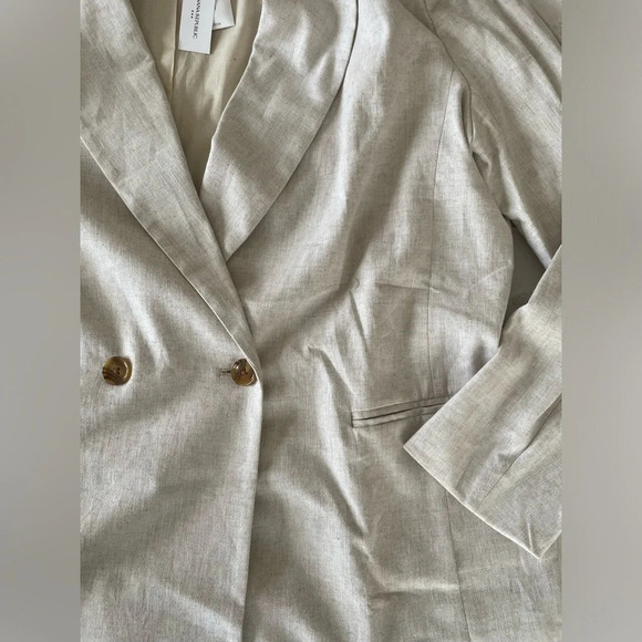 Banana Republic Linen-Blend Double Breasted Blazer - Picture 6 of 13